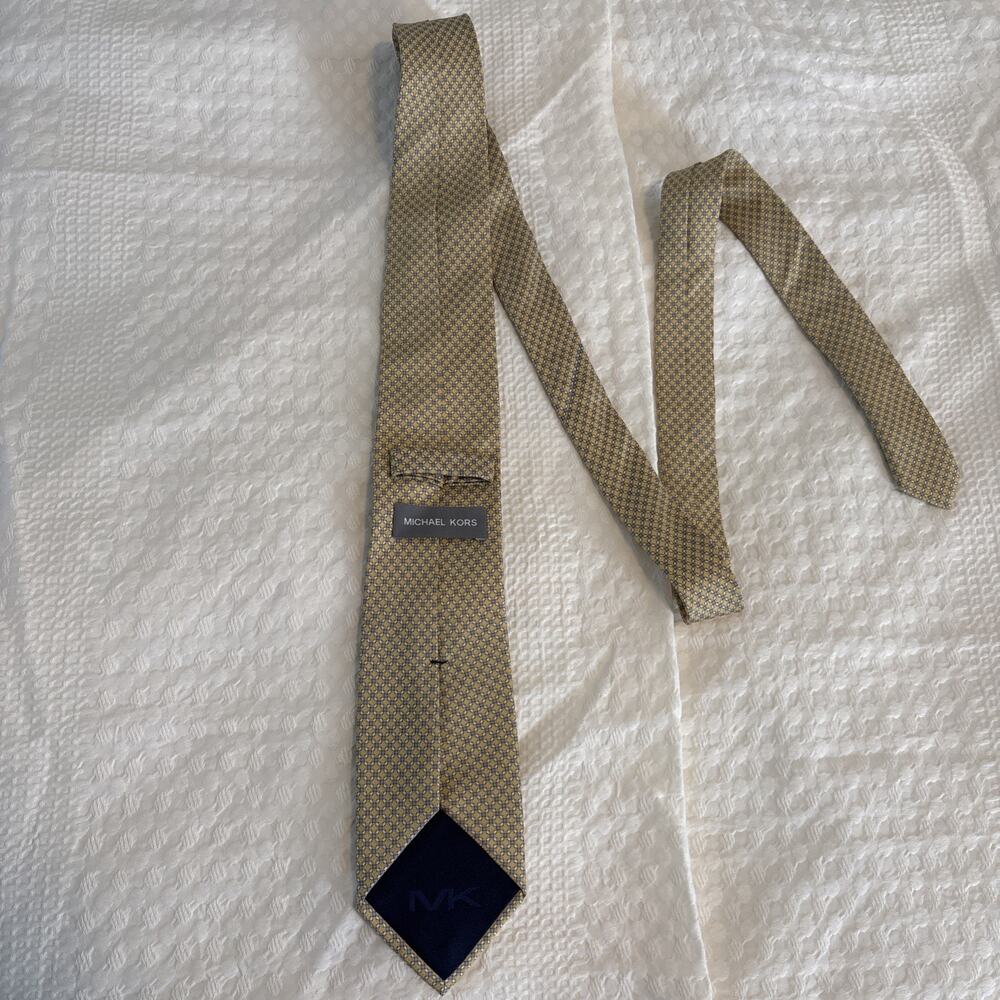 Michael Kors Yellow With Blue Diamond Neck Tie New Condition